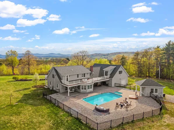 33 Sky Lane, Wolfeboro, NH 03894