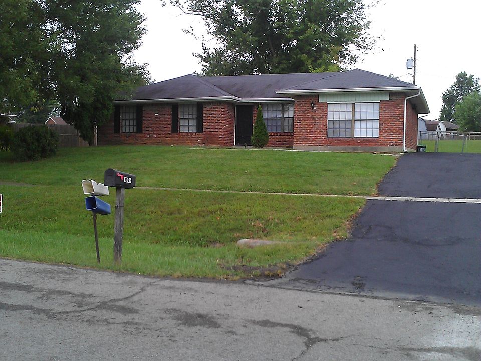 1st image of 1079 S Woodland Dr