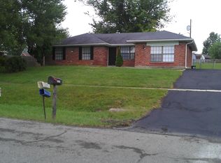 1079 S Woodland Dr, Radcliff, KY