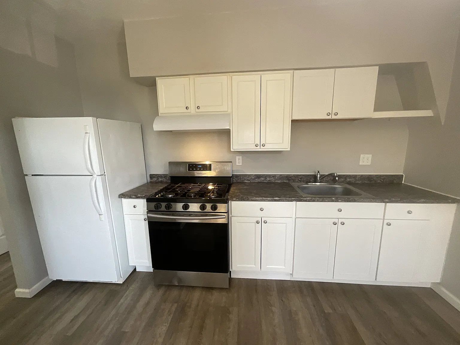 840 W College Ave, York - 1 — Photo 3