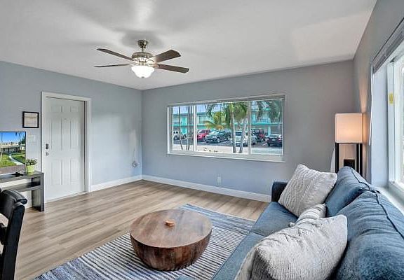 5th image of 3213 NE 7th Pl #1