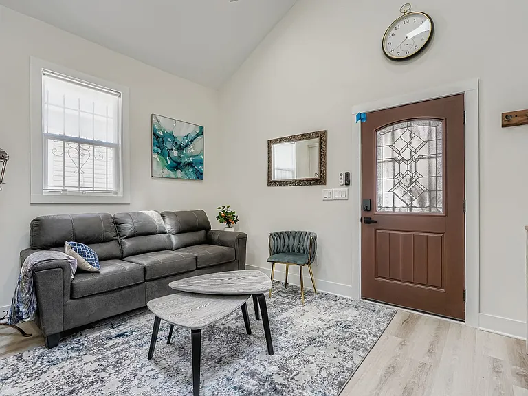 18 Booker St NW — Photo 8