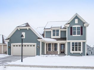 281 Indigo Dr, Port Washington, WI