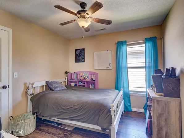 2325 S Sergeant Ave, Joplin, MO 64804