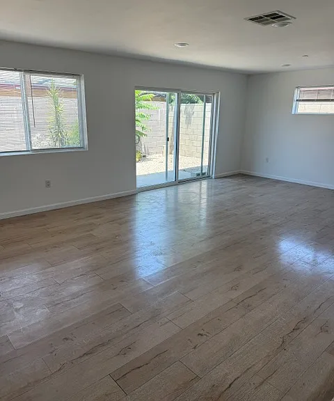 2243 N Continental Ave — Photo 10