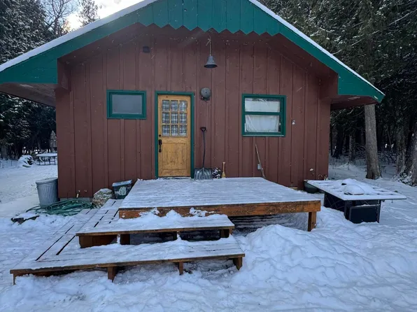 3985 Stony Point Rd, Hessel, MI 49745
