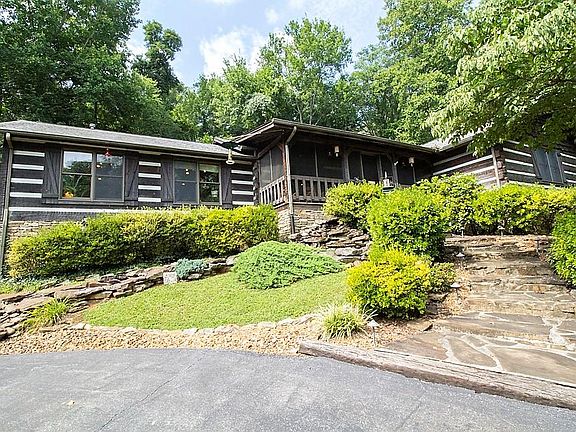 4th image of 425 Volwood Ln
