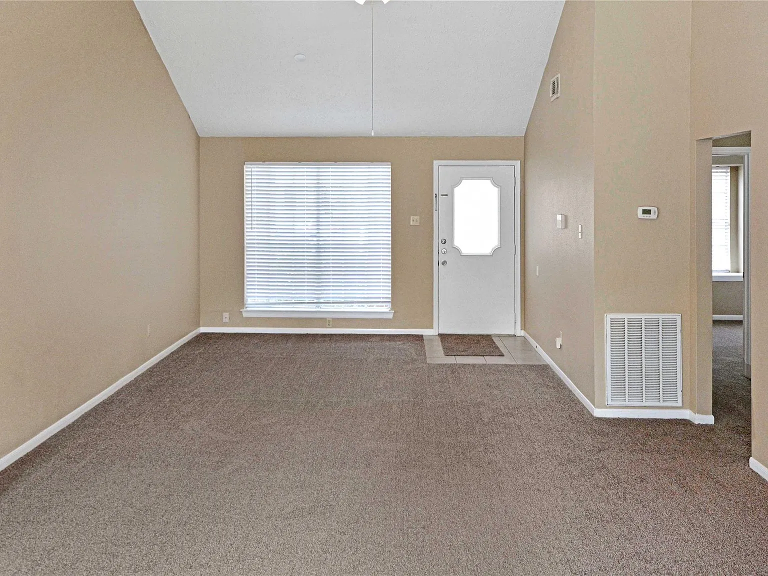 3 bed, 2.0 bath, 1558 sqft, $2,150 — Photo 4