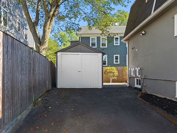 4th image of 68 Fairmont St
