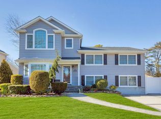 84 Cedar Dr, Farmingdale, NY 11735