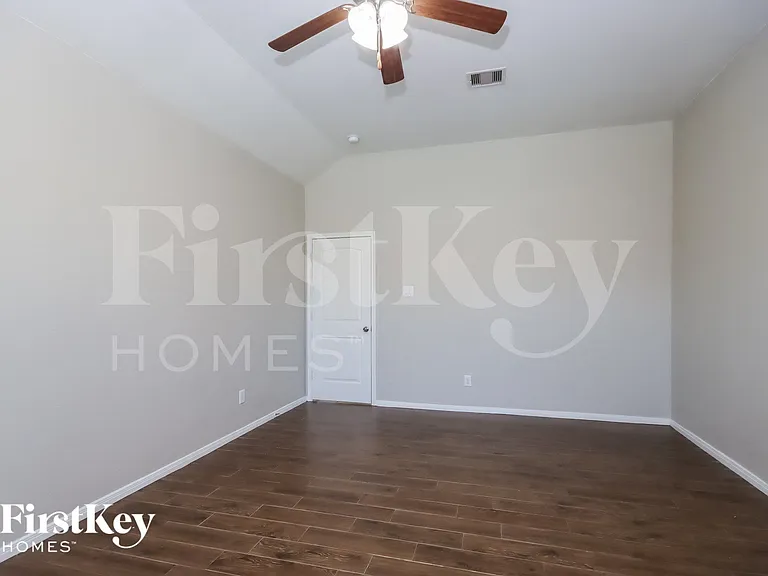 13207 Clover Creek Point Ln — Photo 9