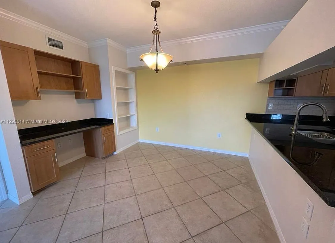 2 bed, 1220 sqft, $2,150 — Photo 4