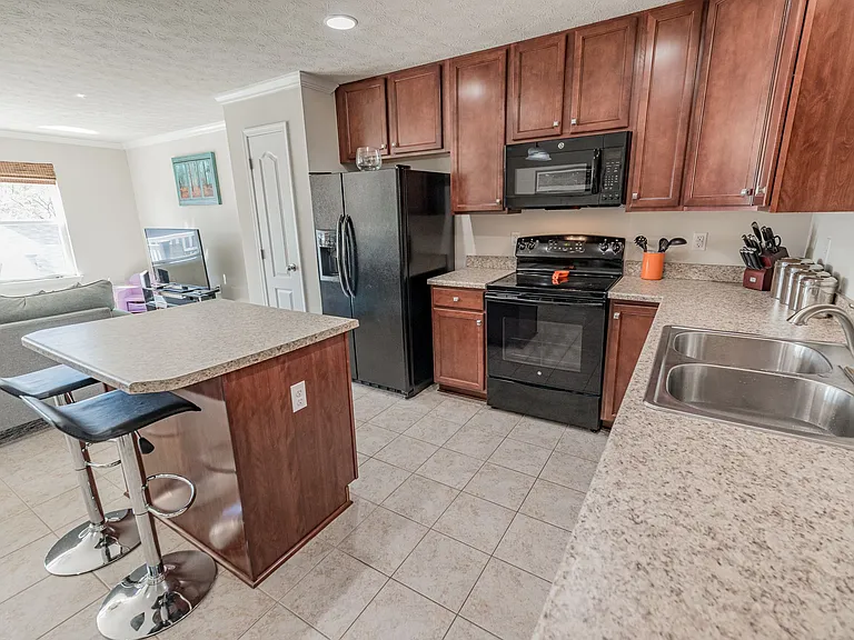 210 Summerfield Dr — Photo 5