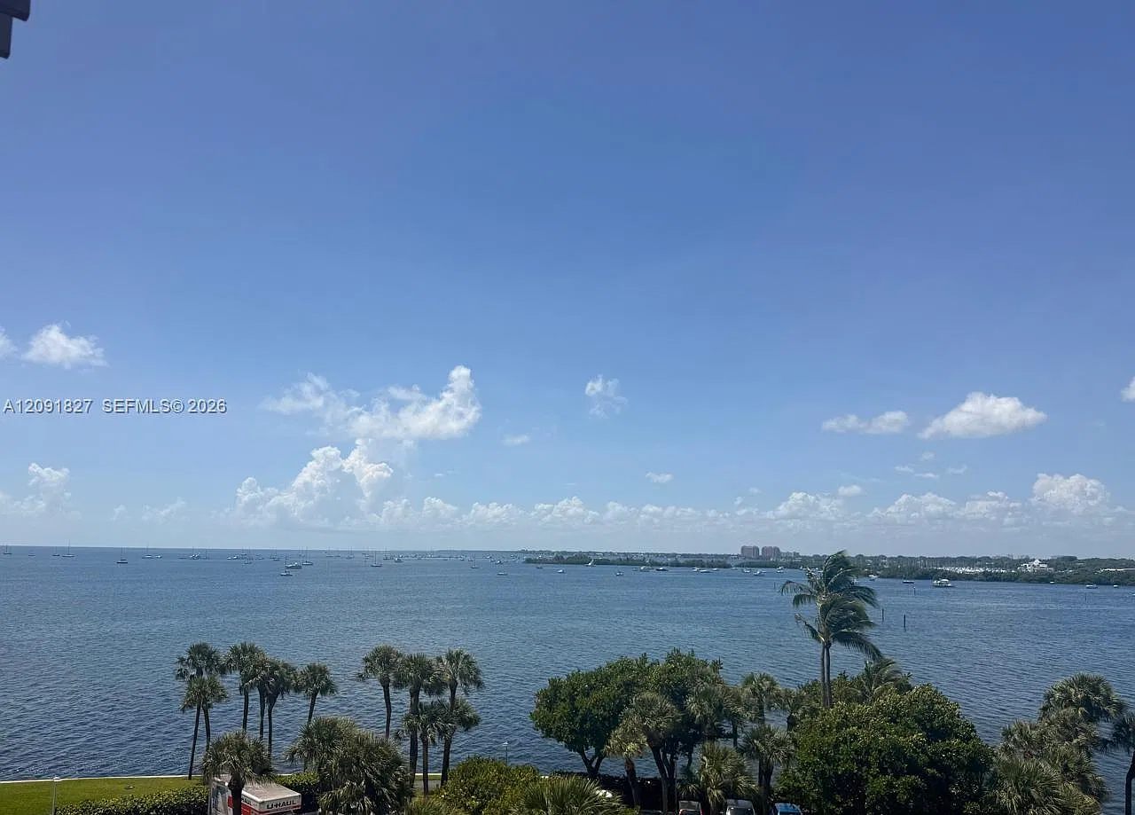 Grove Isle Condo — Photo 3