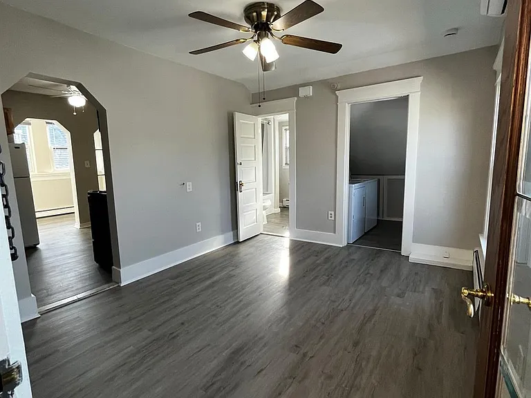 817 N Main St #B — Photo 6