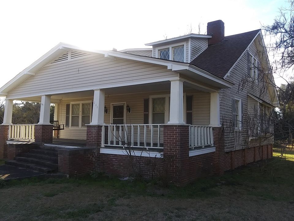 2nd image of 111 Campbell St