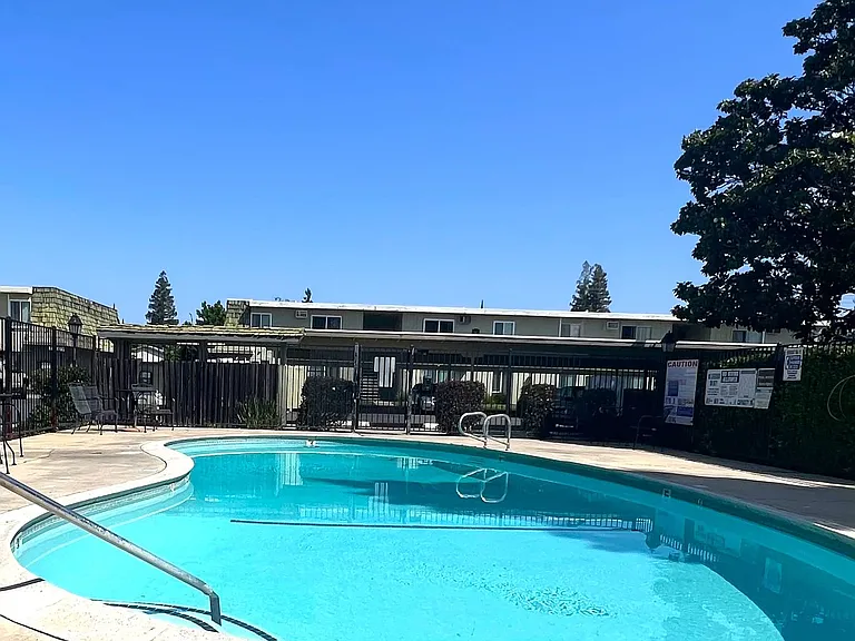 The Retreat — Photo 11