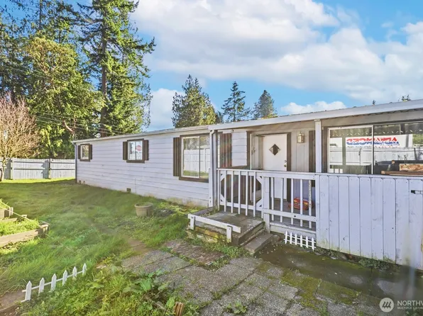 7275 NE Geneva Street, Suquamish, WA 98392