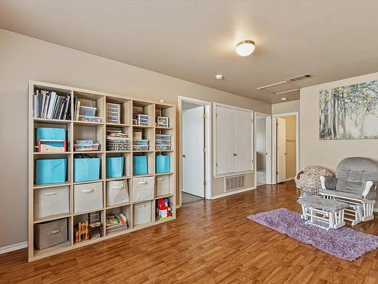 12705 Saint Mary Dr — Photo 14