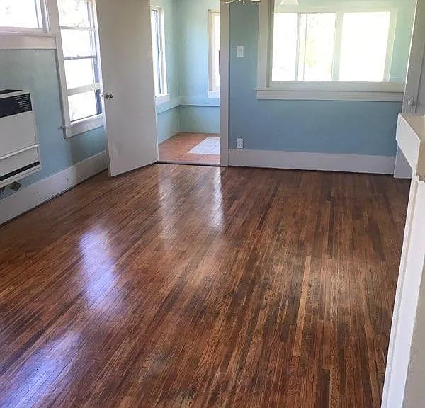 2703 Kenwood Ave — Photo 6