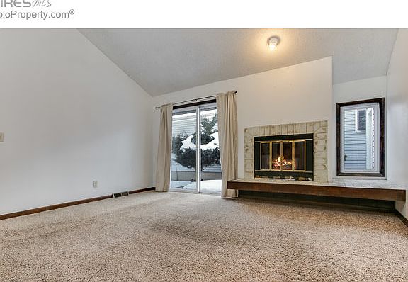4 patio doors let the outdoors right in!