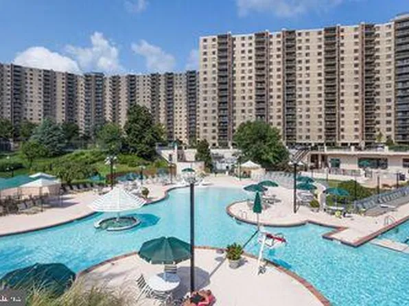 307 Yoakum Pkwy APT 802, Alexandria, VA 22304