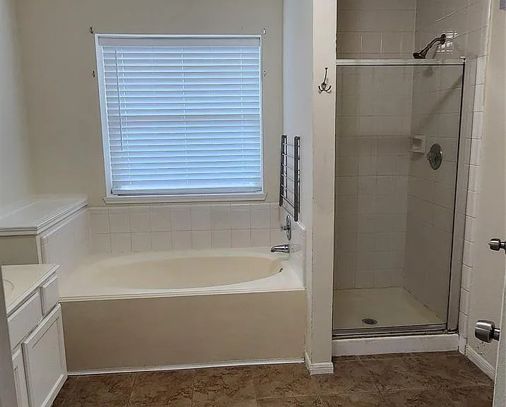 16807 Sussex Dr — Photo 26