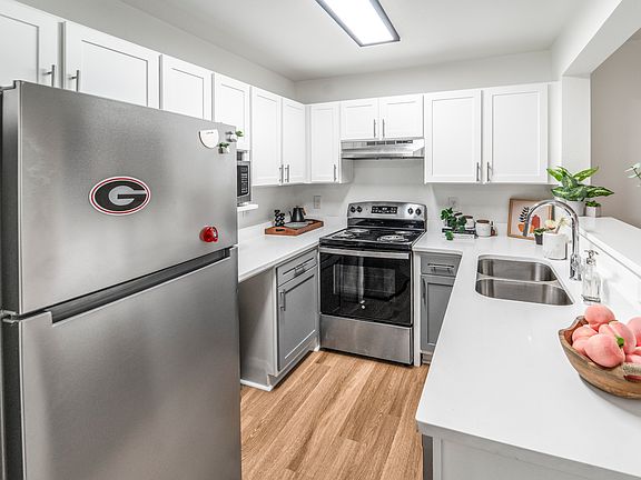 3rd image of 211 North Ave #17666502