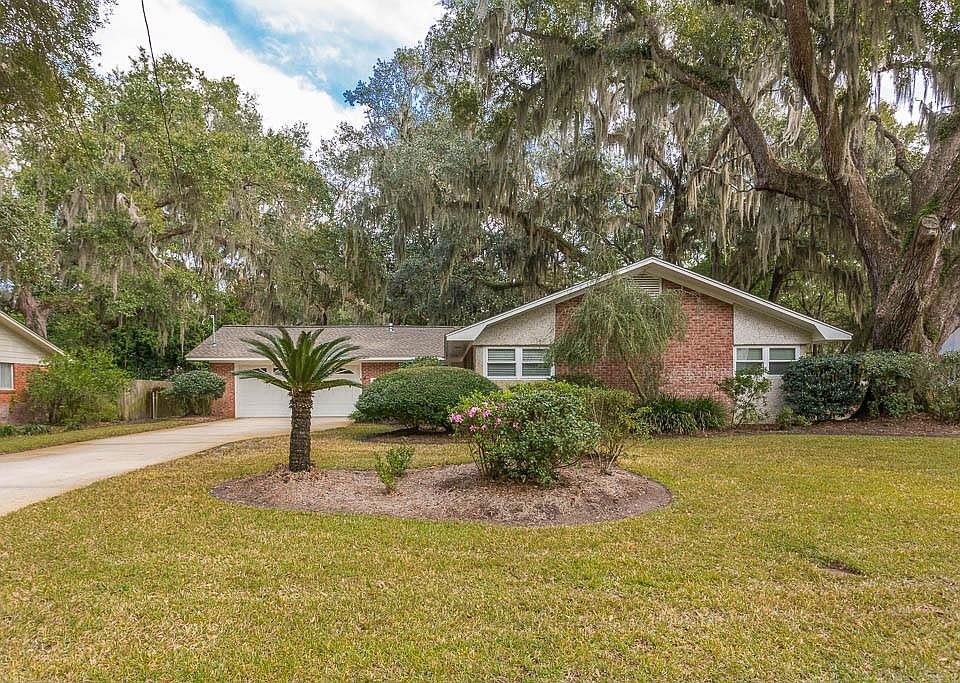 1st image of 504 Wesley Oak Dr