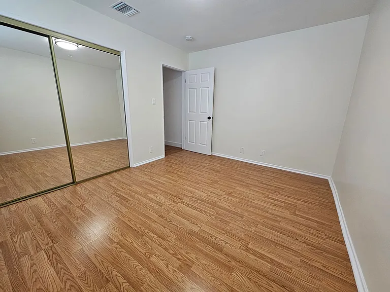 561 East Orange Grove Avenue — Photo 11