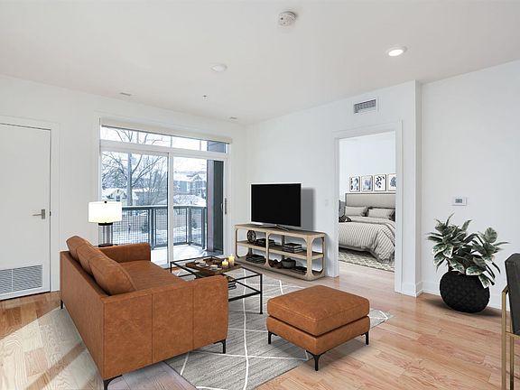 4th image of 218 W Kingsley St #205