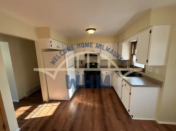 6580 N 73rd St, Milwaukee, WI 53223