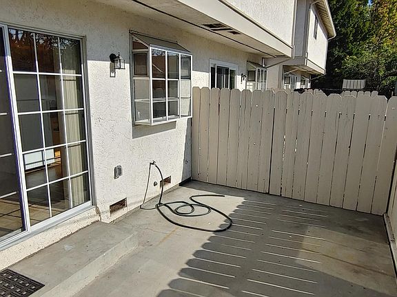 4th image of 723 Hopkins Ave Unit A