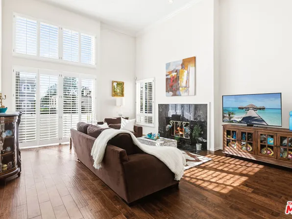 1164 Wellesley Ave APT 301, Los Angeles, CA 90049