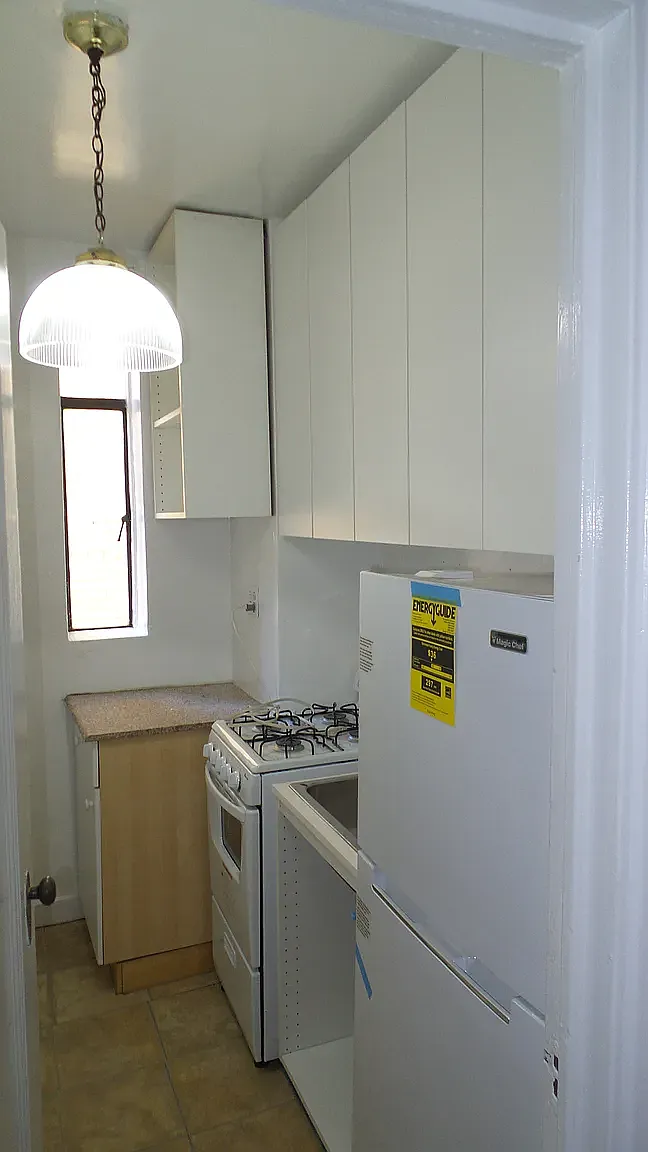 250 West 24th Street — Photo 4