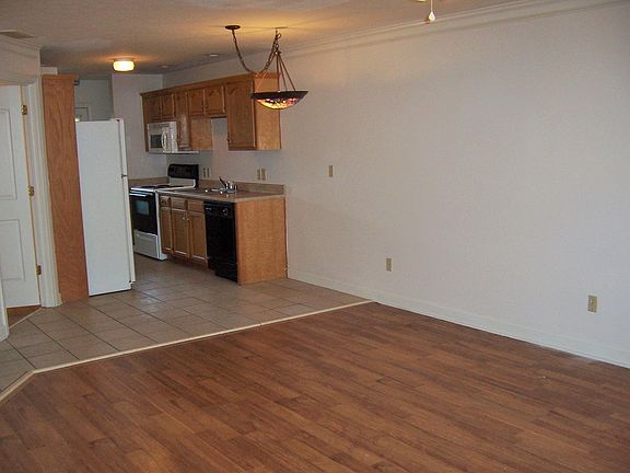 2nd image of 678 Ben Ali Dr APT D