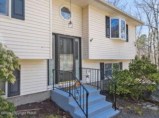 291 Mallard Ln, Bushkill, PA 18324