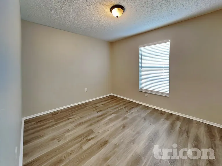 1910 Lillian Ave — Photo 14