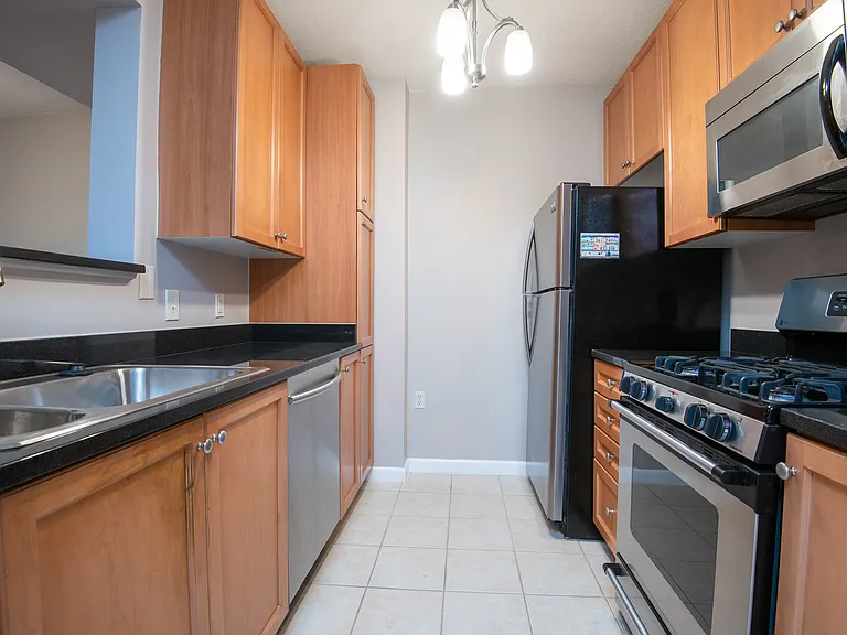 851 N Glebe Rd #203 — Photo 5