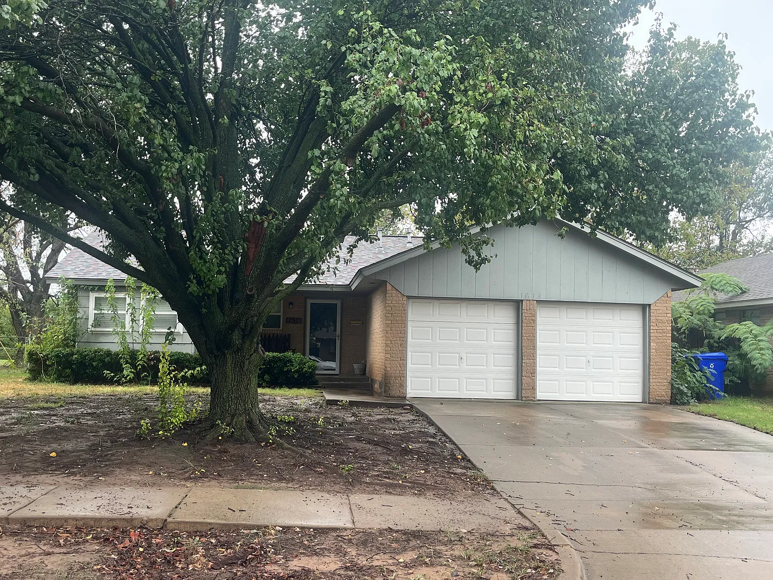 1618 N Crawford Ave — Photo 1