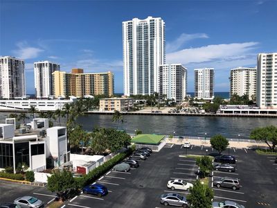 800 Parkview Dr APT 706, Hallandale, FL, 33009