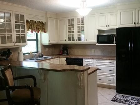 4th image of 1825 Willow Ln