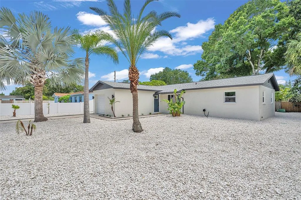 2310 Mary Sue St — Photo 2