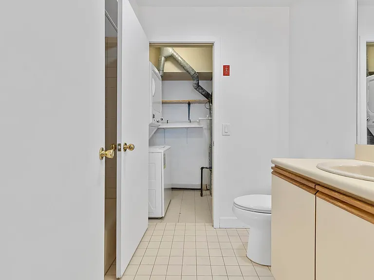 13 Harbour Close #13 — Photo 16
