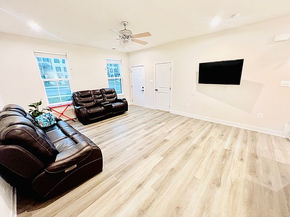 4th image of 14081 Sunrise Valley Dr
