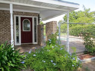 352 Long Branch Rd, Bellville, TX 77418