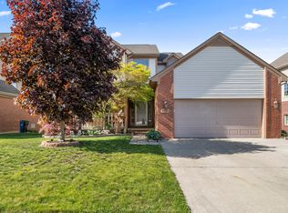 37130 Riviera Dr, Westland, MI 48185