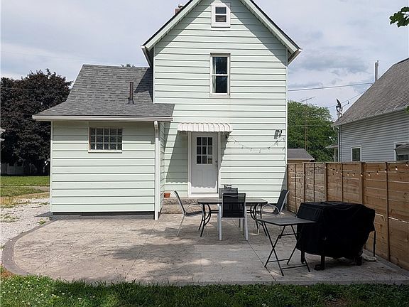 5th image of 1633 Holland Ct SW