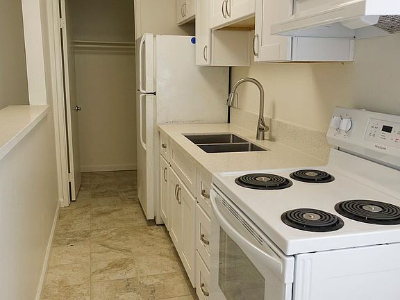 Kitchen / Pantry