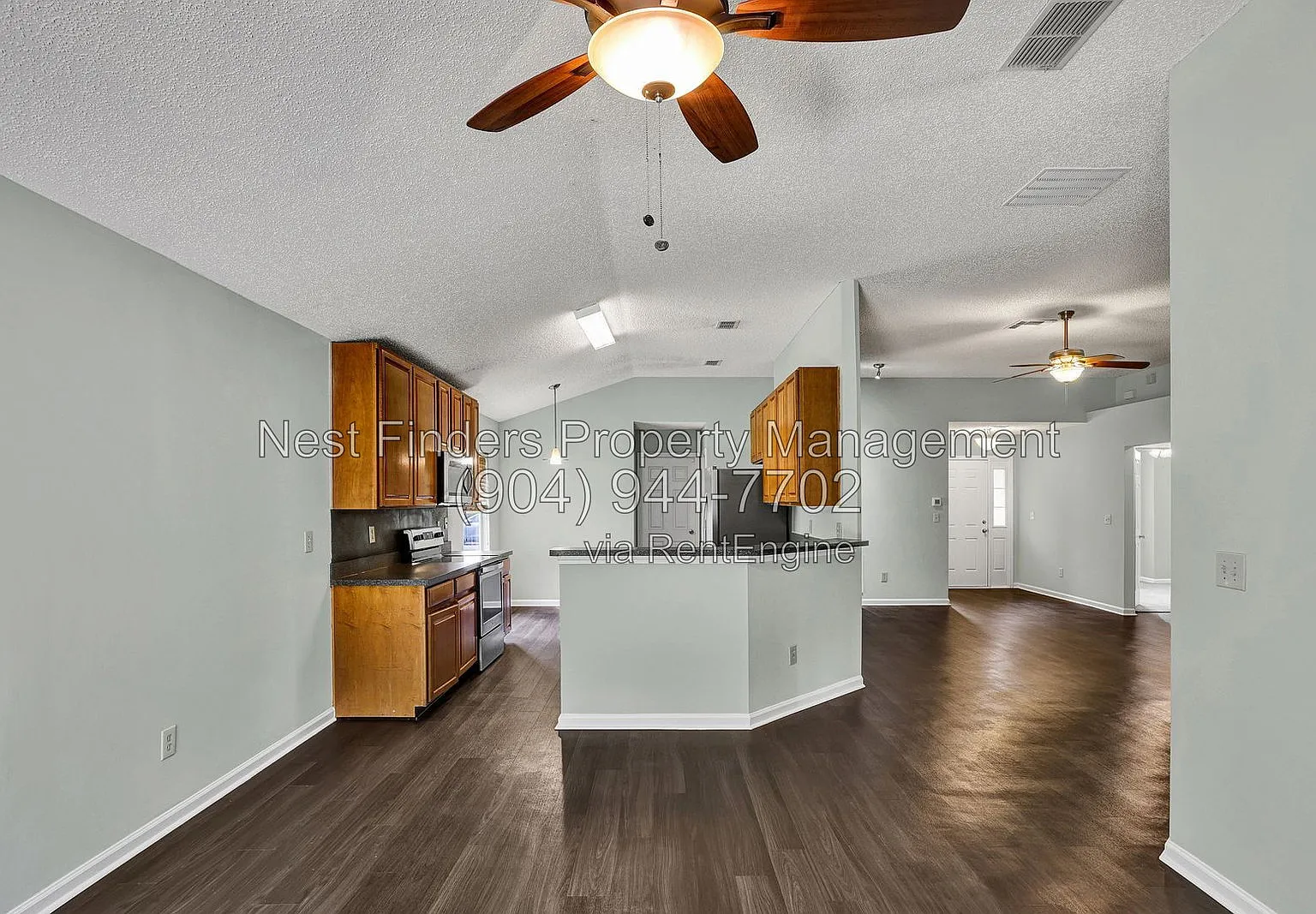 3 bed, 2.0 bath, 1542 sqft, $1,800 — Photo 4